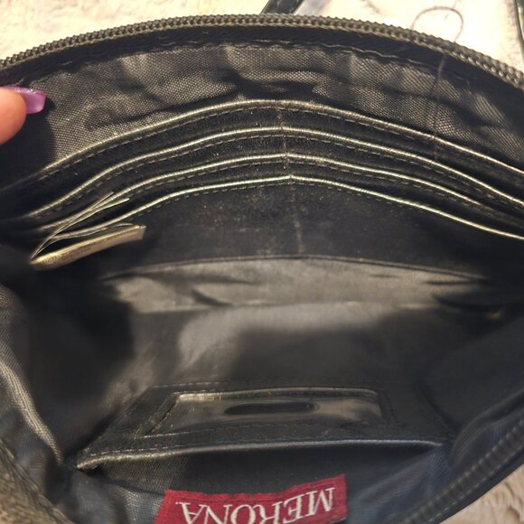 Merona purse with multiple pockets - Picture 2 of 3